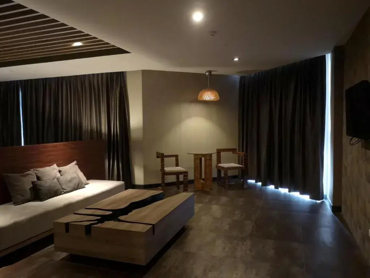 TSix5 Quarter Hotel
