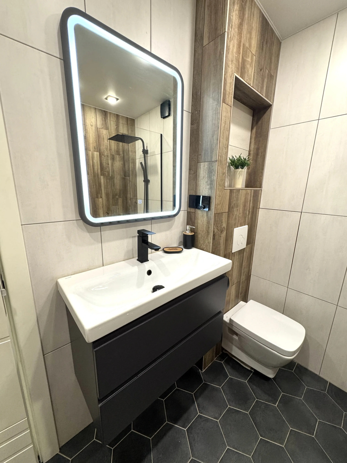 Квартира рядом с УВЗ Орджоникидзе 12