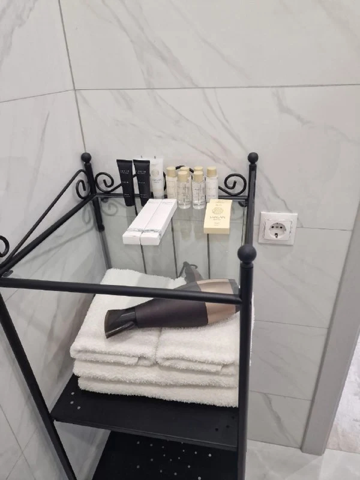 Квартира Flatirini с панорамными окнами в новом ЖК 1