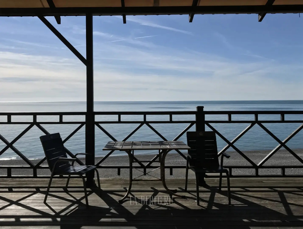 Курортный отель Лазурный берег