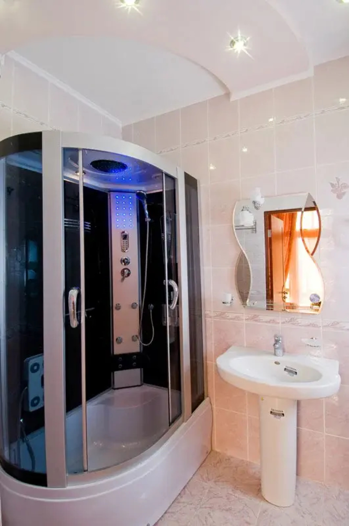 Отель Версаль