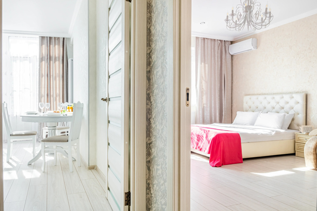 Апартаменты на 17 этаже в светлых тонах с видом на ЖК Тургенев , ФМР, Smart TV, комфорт и стиль by Depart Apart