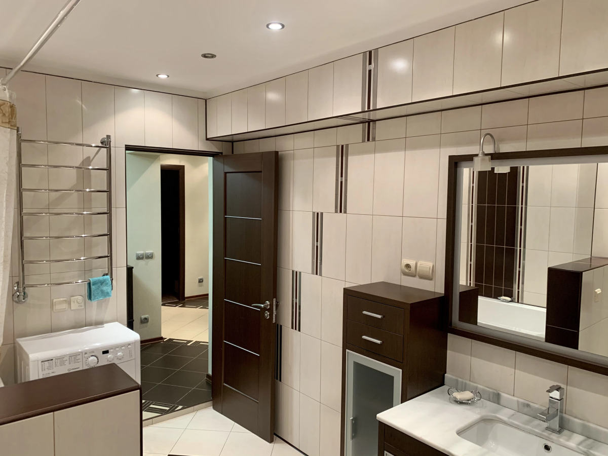 4-комнатная квартира с камином рядом Центральная площадь