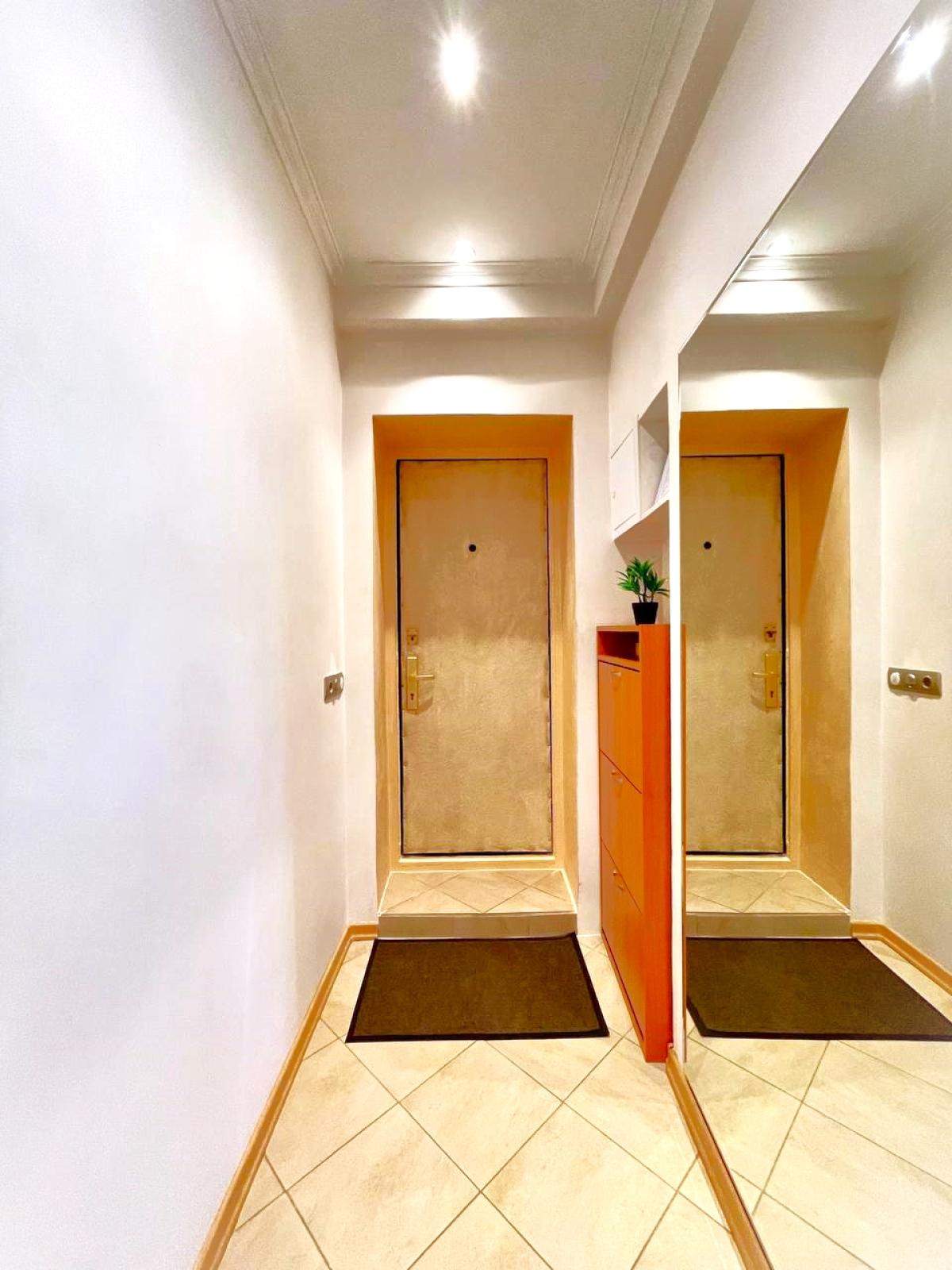 Квартира Уютная 2-х комнатная в 1 минуте от метро Академическая