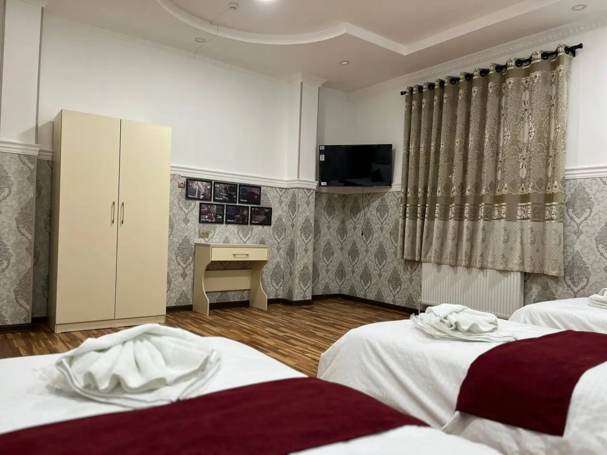 Отель HOME ALONE