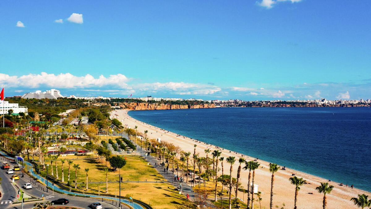 Отель The Corner Park