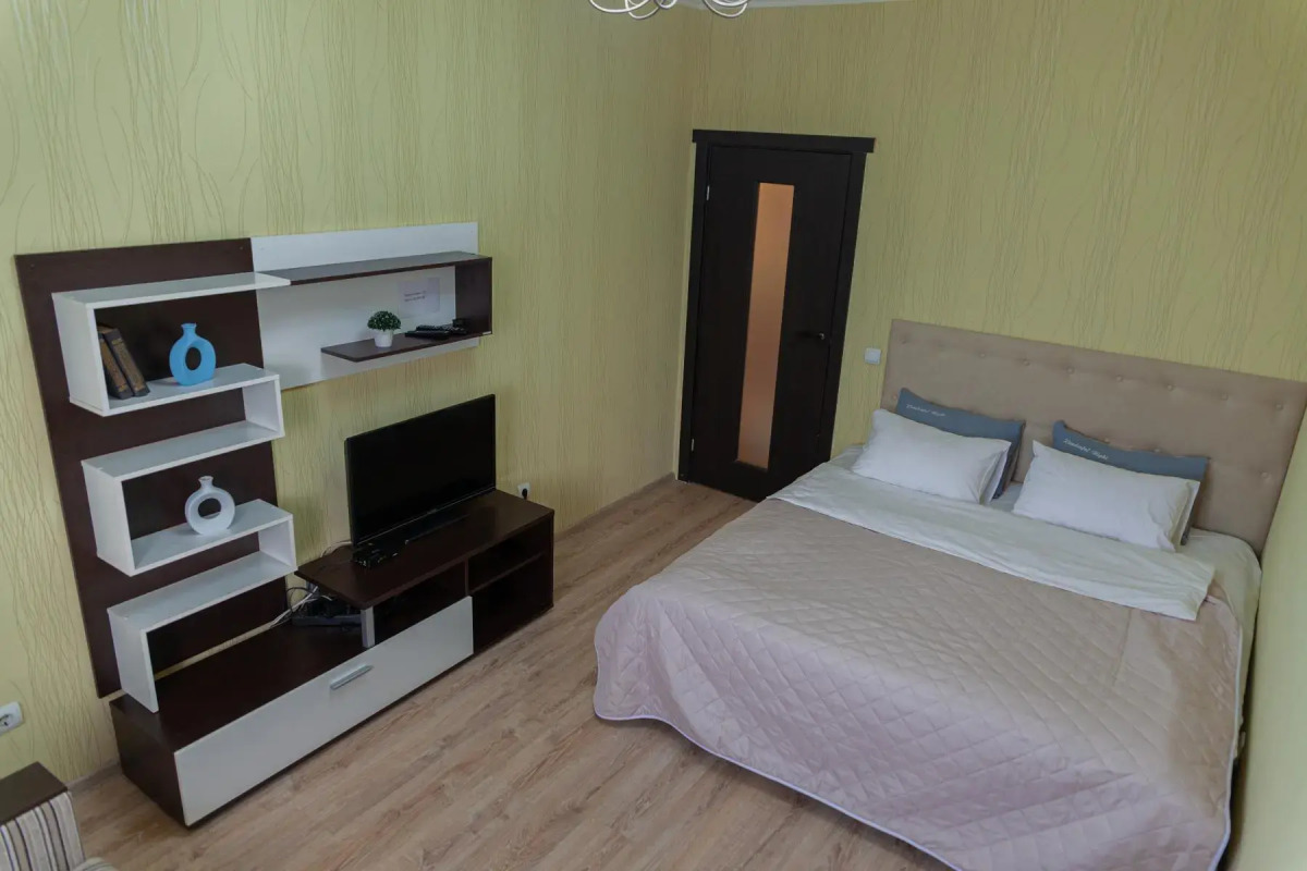 Апартаменты однокомнатные (137) Серебровская 91