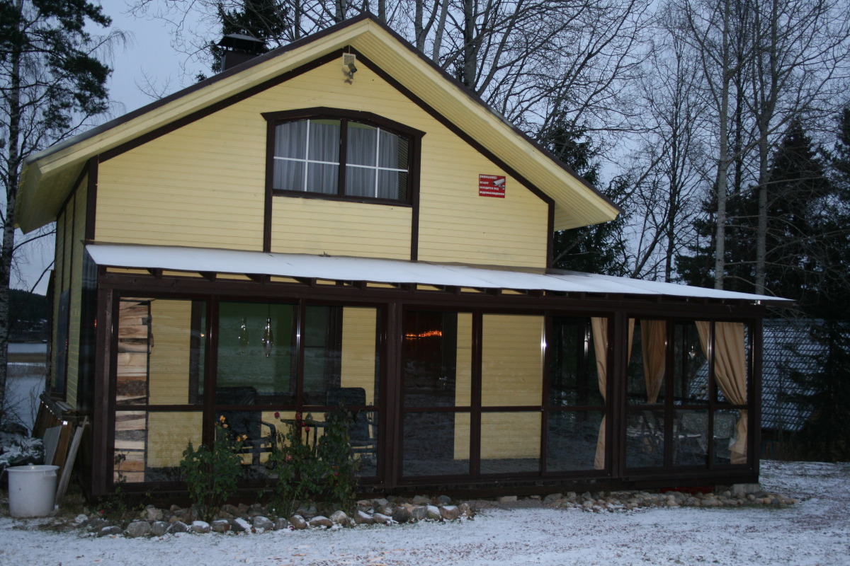 Частный дом Уединенный дом на берегу Ладоги