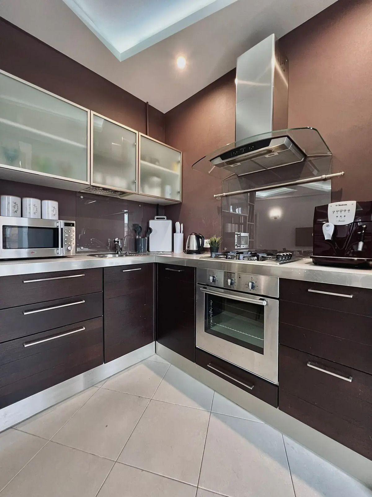 Апартаменты Уютная двухкомнатная квартира рядом с ЦУМом