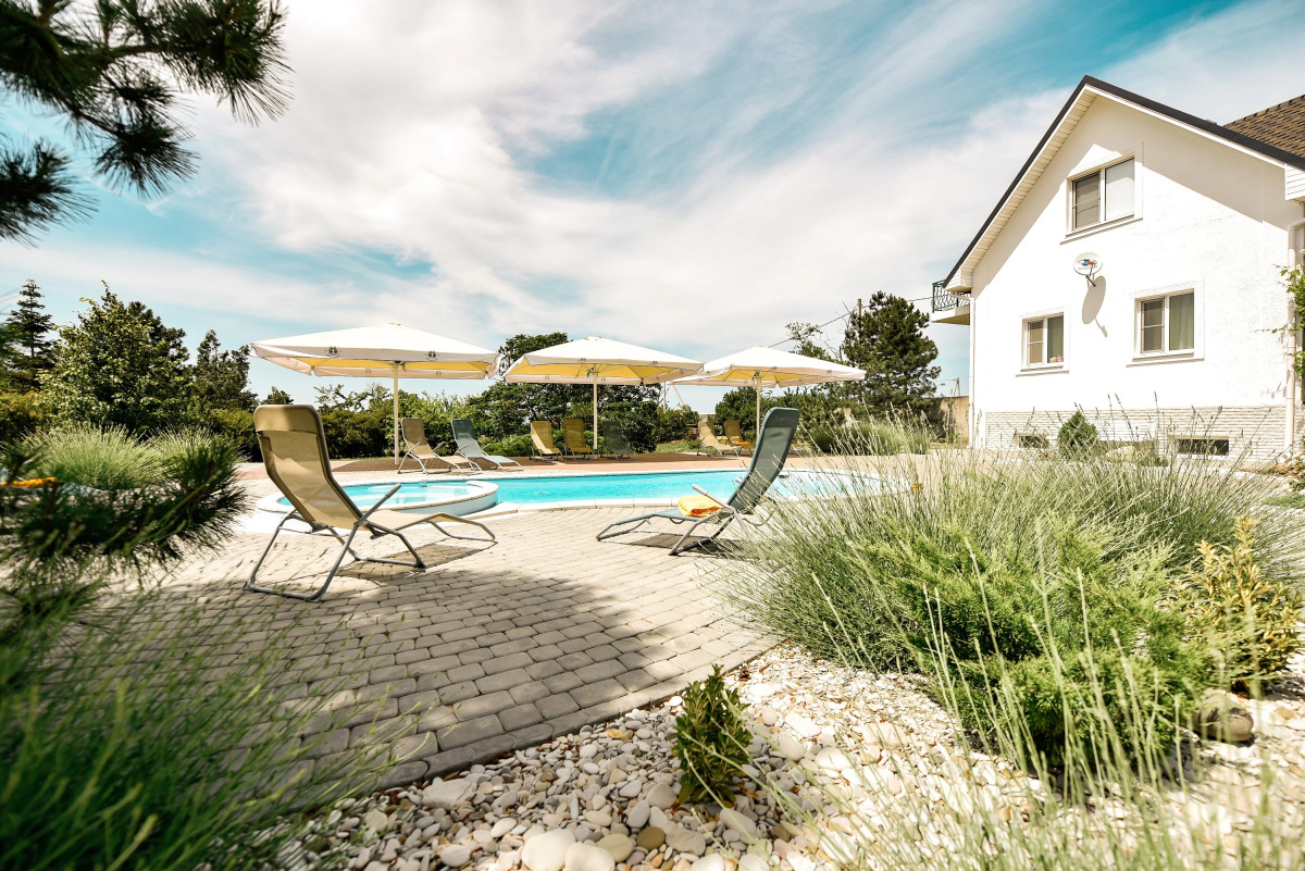 Отель Белая Ива