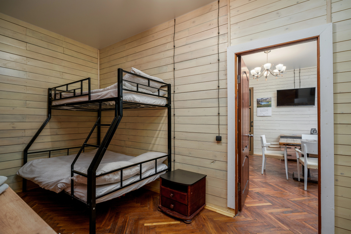 Апартаменты SREDNYAYA PODYACHESKAYA 6 APARTMENTS Просторные трехкомнатные апартаменты Park Lane Inn для 3-х взрослых