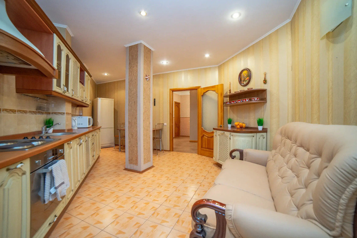 Апартаменты Радищева 12 трехкомнатная