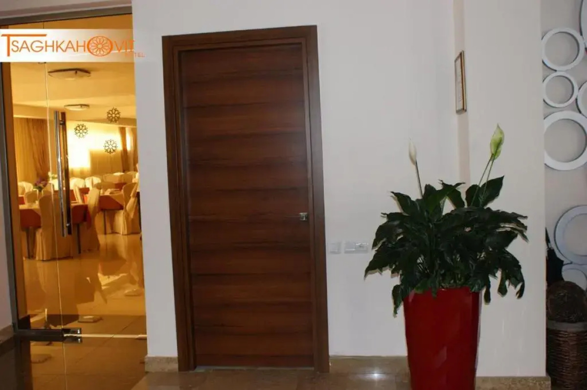 Отель Цахкаовит