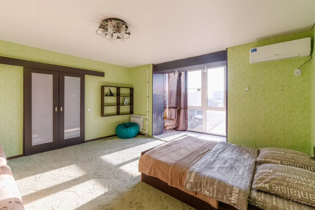 Квартира PrezentHaus на Чичканова 70б