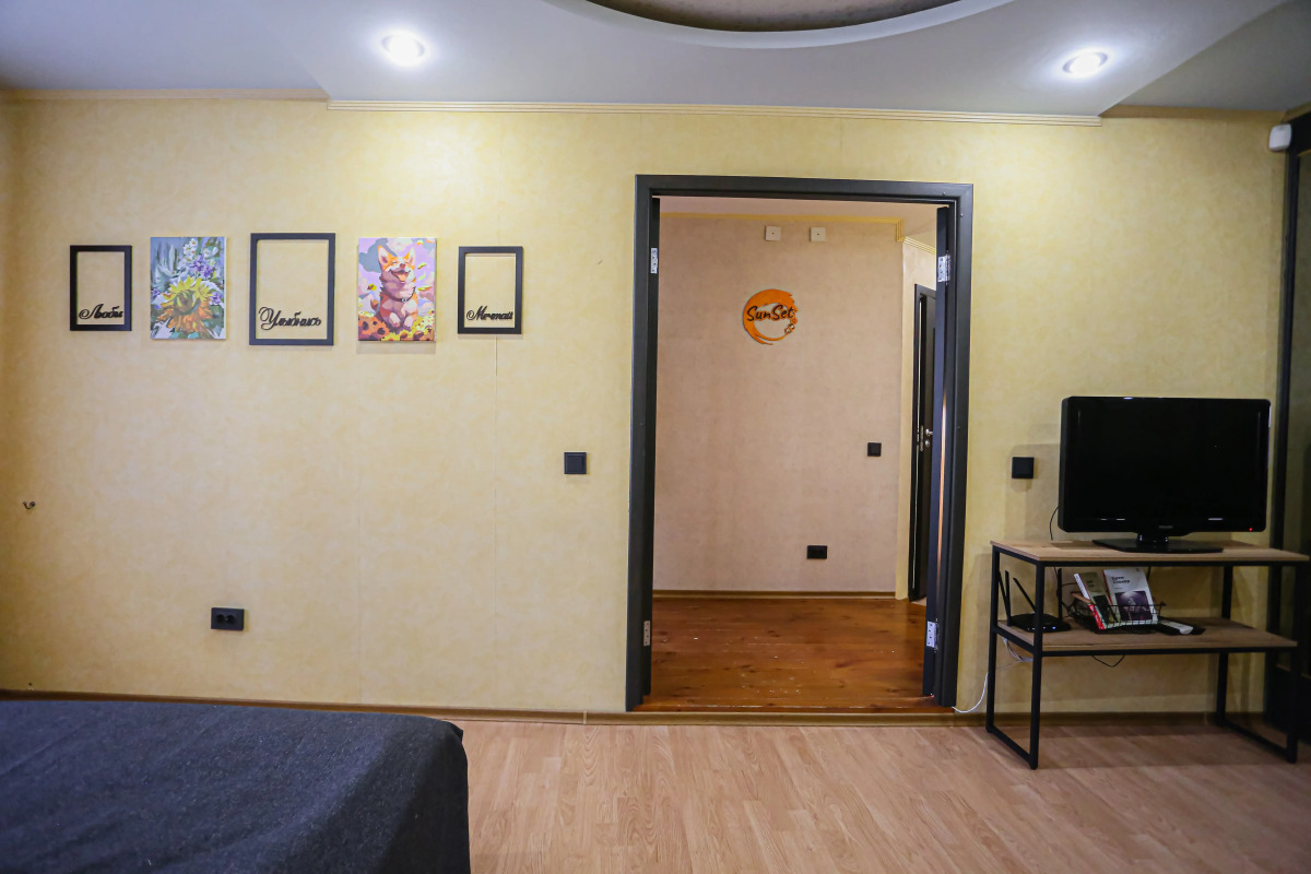 Апартаменты. У нас лучше, чем дома SunSet Родионова 193. КОРГИ