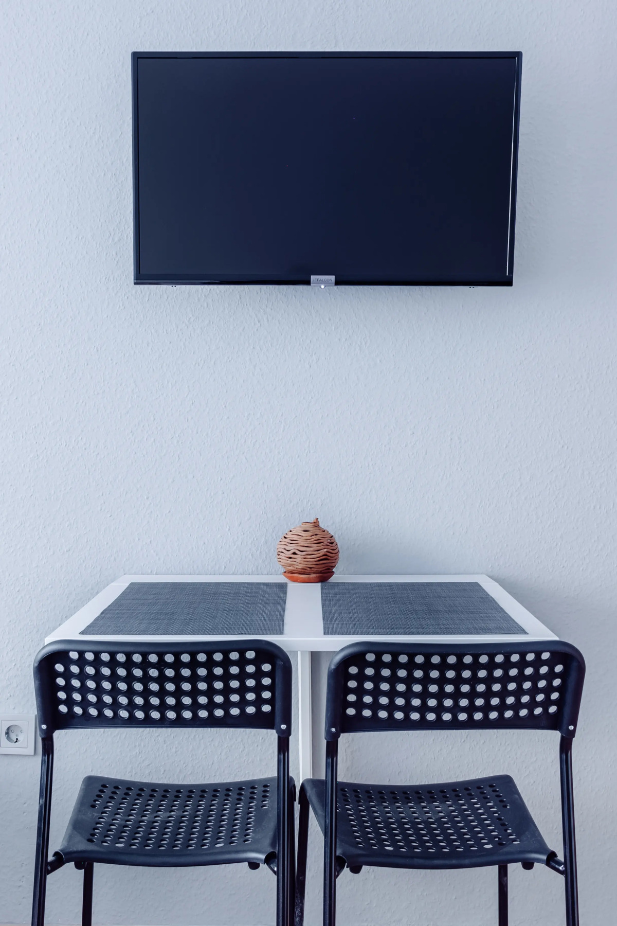 Апартаменты UyutnoEKB Краснолесья 16/3