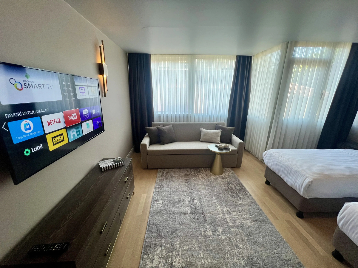 Отель Weingart Suites