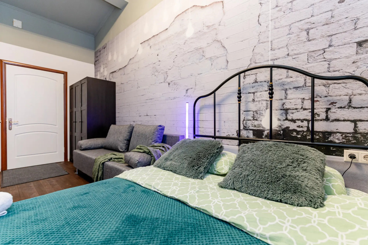 Апартаменты Жуковского 1/2/10с2 (303)