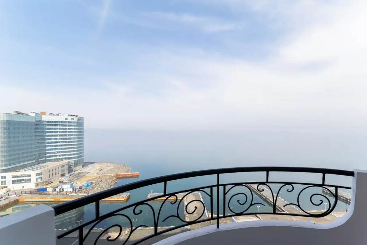 Апартаменты Apart VL на набережной с видом на море