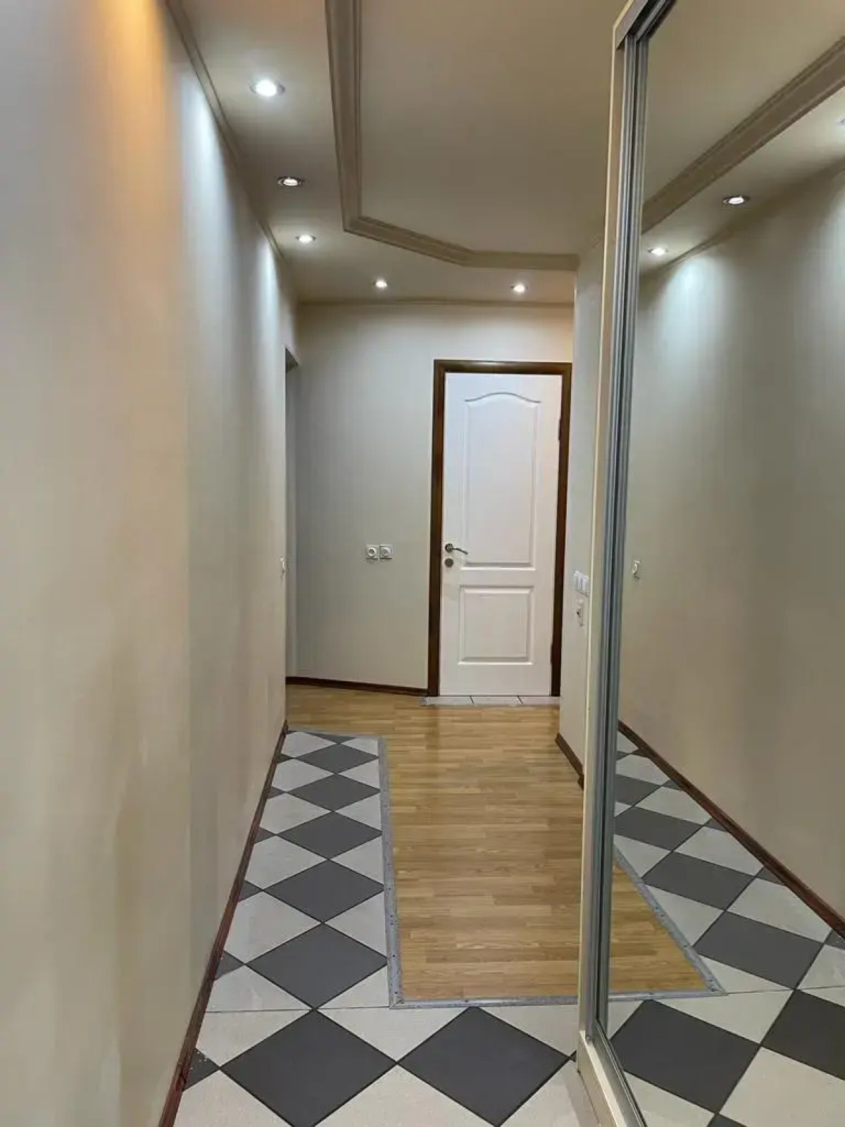 Квартира 2х Комнатная рядом с ЖД Вокзалом