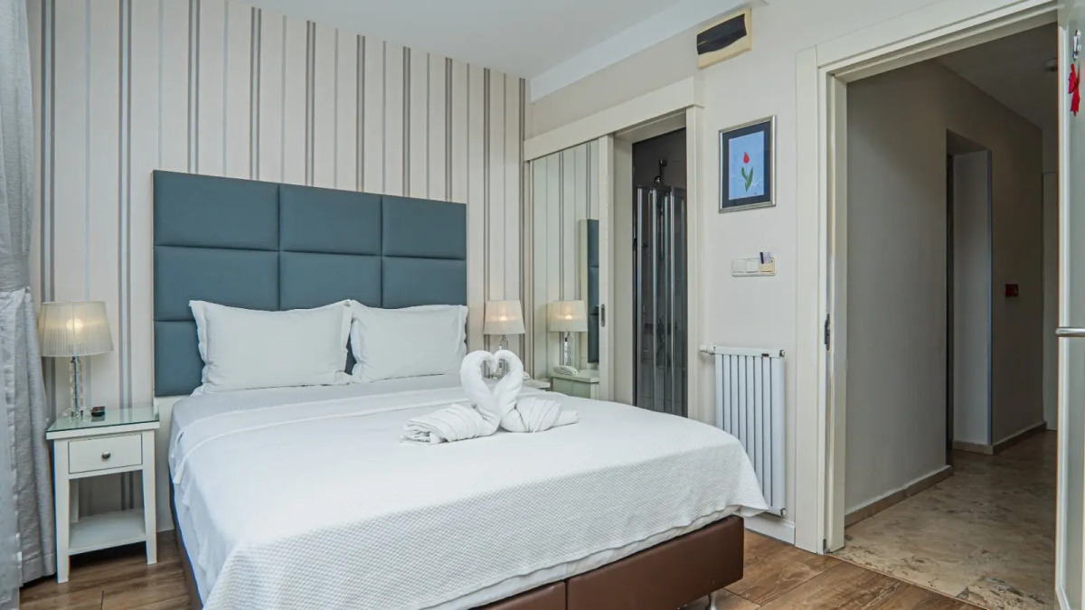 Отель Ten Rooms Istanbul Hotel