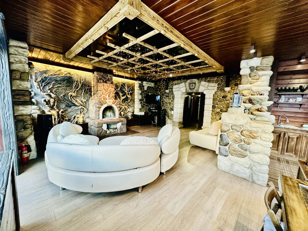 Квартира на Аланской, 25 "Пентхаус"