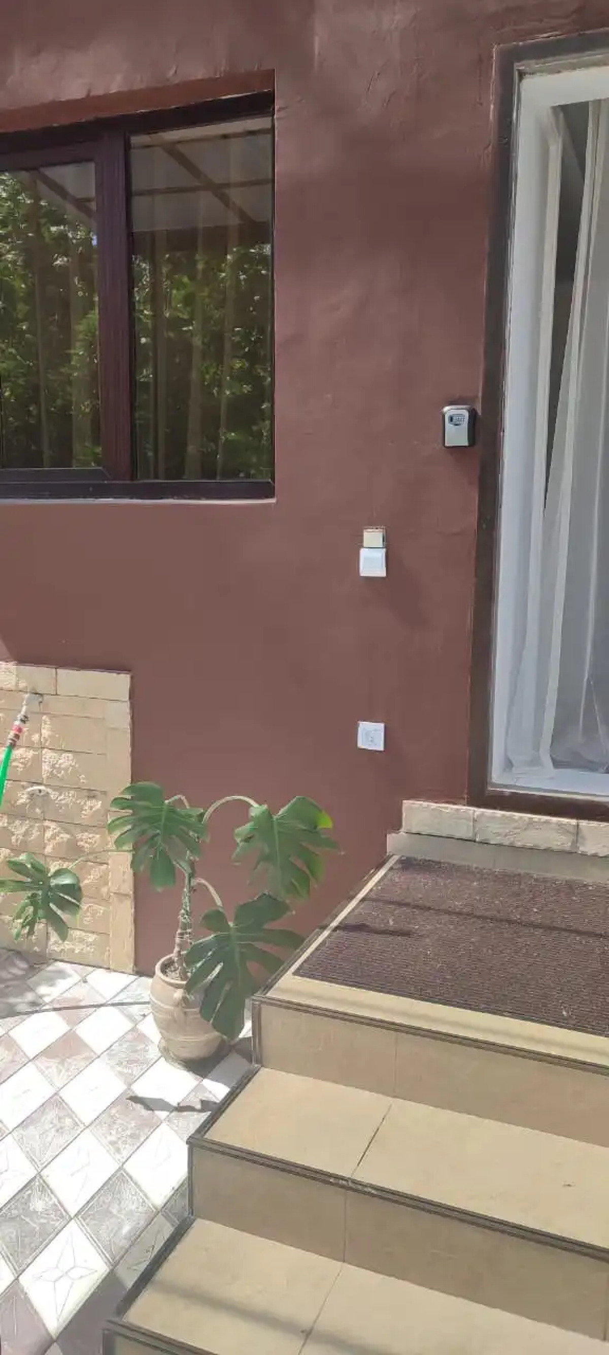 Апартаменты "Эленика" 2-х комнатная Квартира с выходом в парк в Центре города