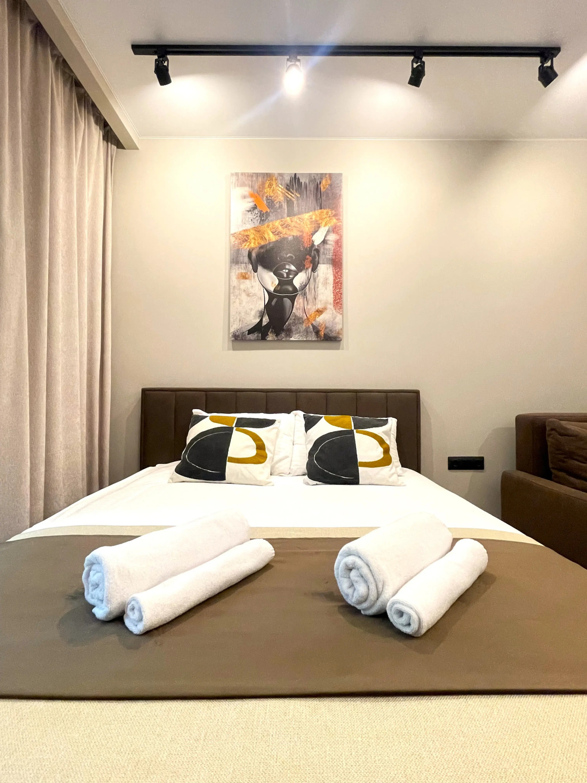 Апартаменты с балконом и видом на сосновый парк рядом с морем