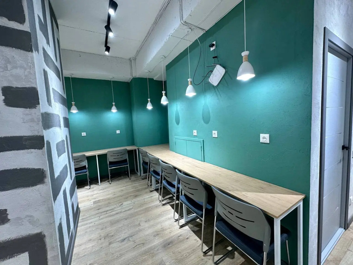 Хостел izzzi hostel Bishkek