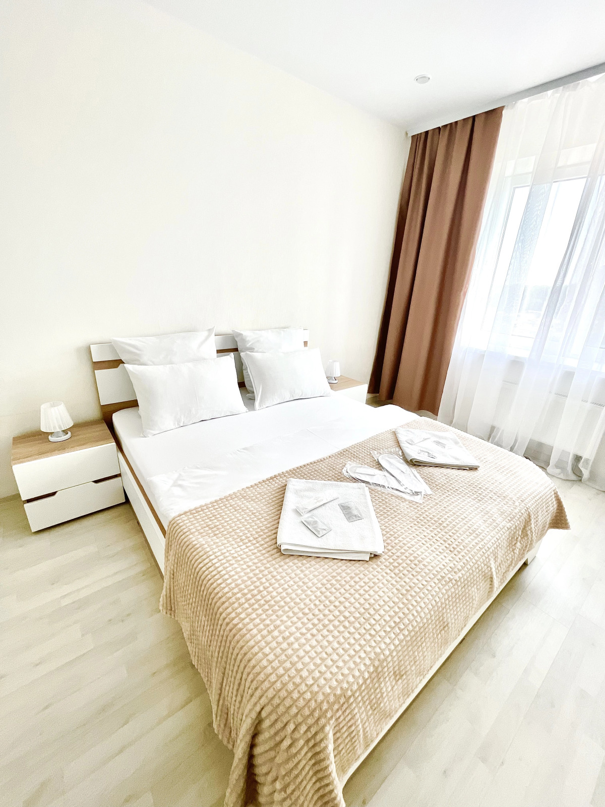 Апартаменты Светлые на Фомушина с Видом на Парк