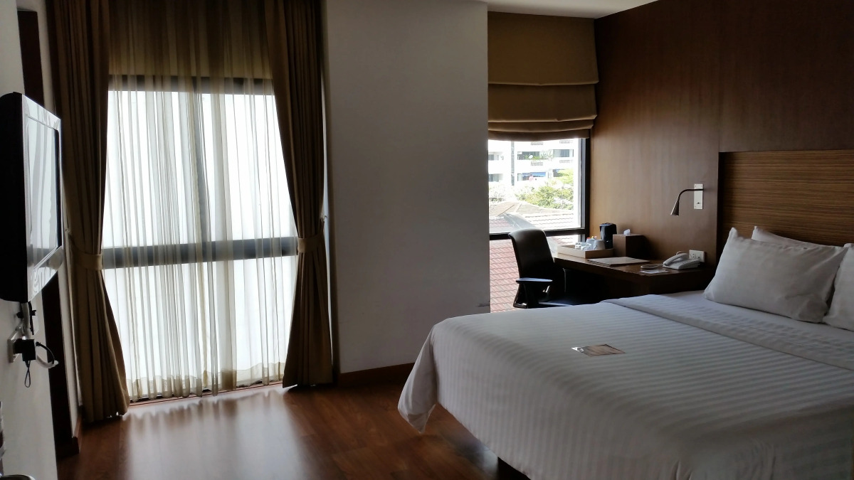 Отель Sacha's Hotel Uno