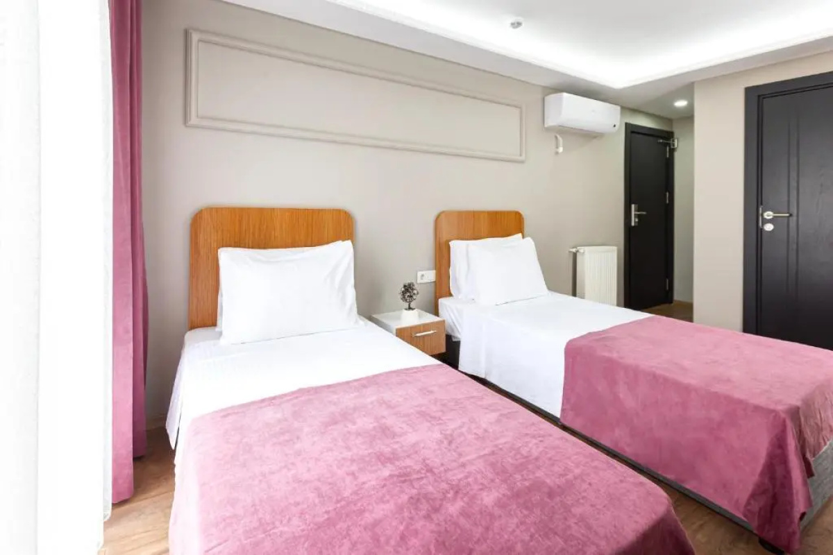 Ria Suites Hotel