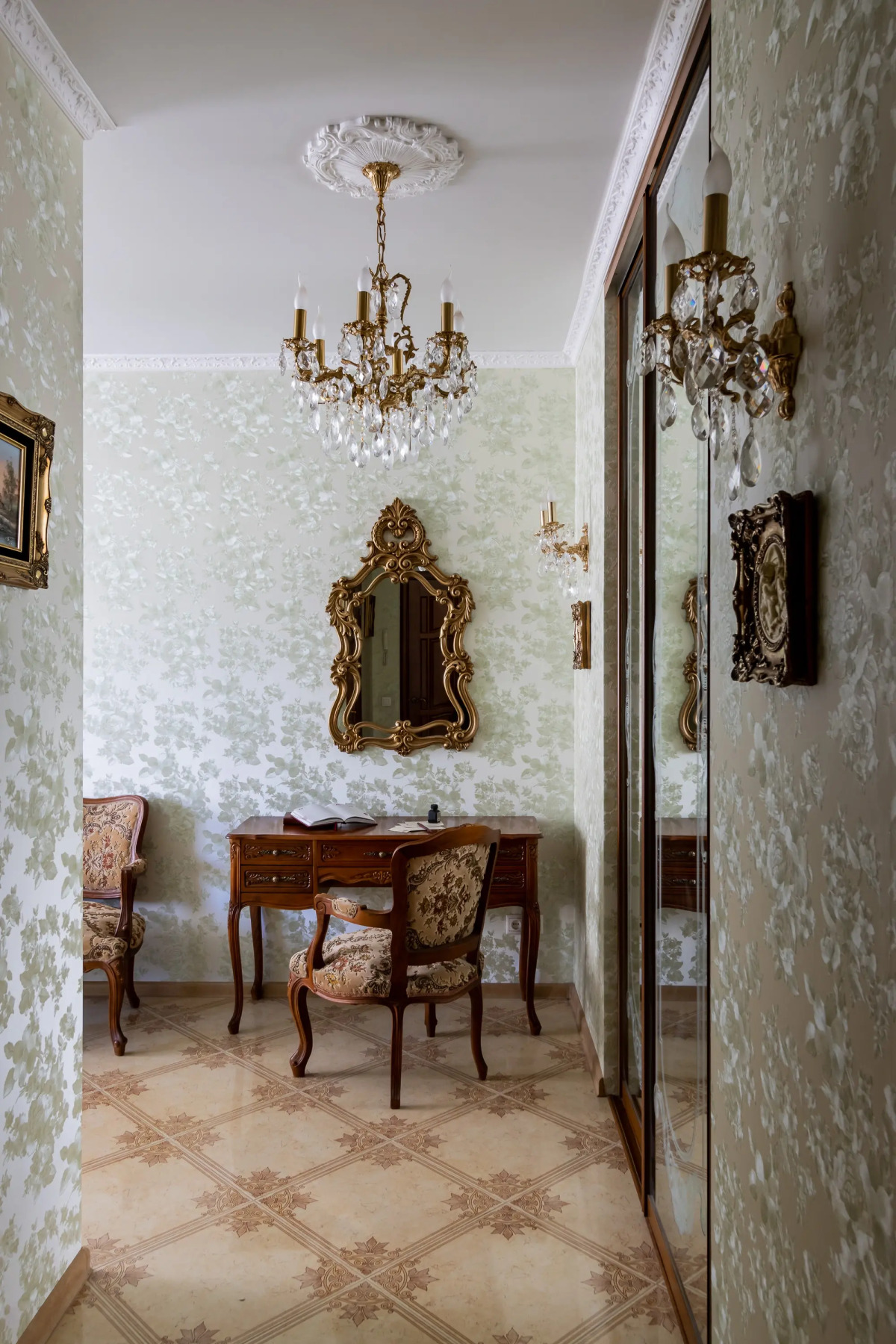 Апартаменты Aristocrat Flat