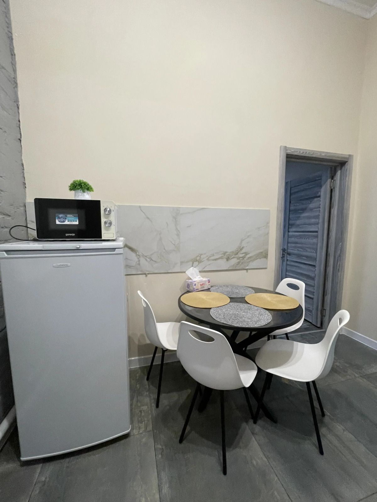 Квартира Двухкомнатная на площади Революции