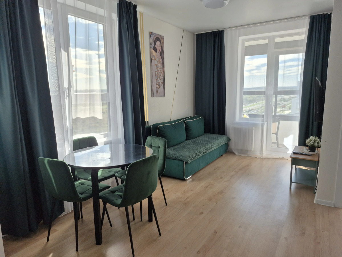 Квартира 1 комнатная улица Лучистая 8