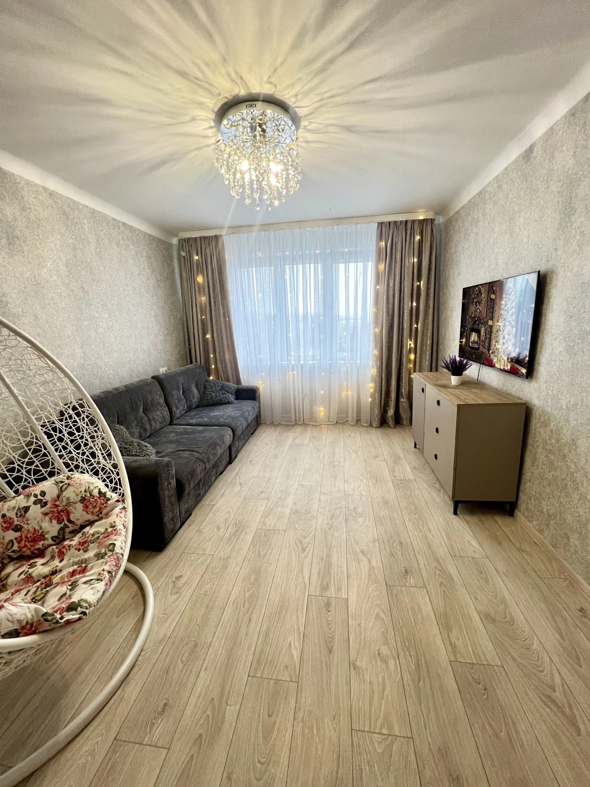 Квартира Большая 4-х комнатная квартира недалеко от центра