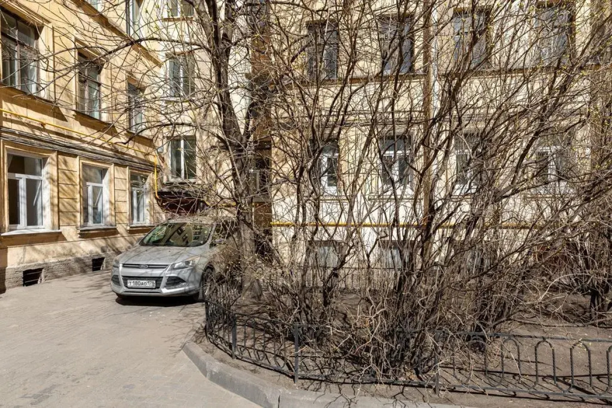 Квартира 3-комнатная в Самом Сердце Санкт-Петербурга