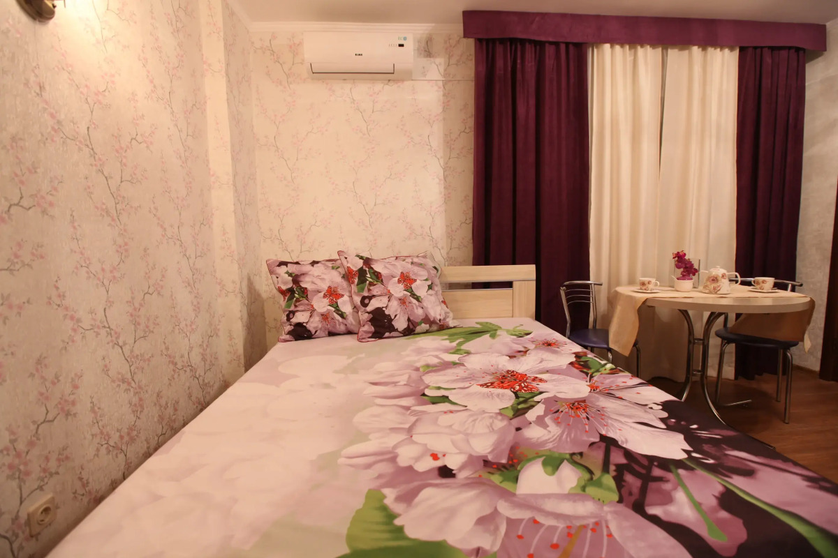 Апартаменты Золотой Шар на Революционной 2