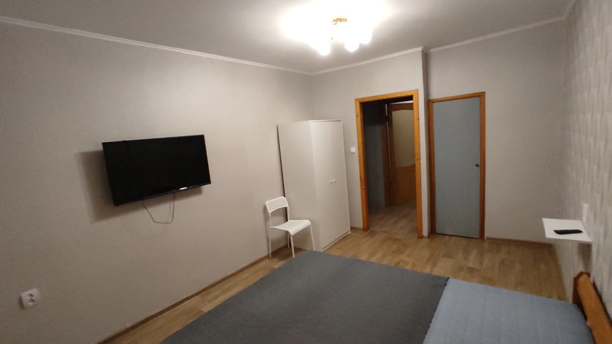 Квартира Двухкомнатная 50 лет Октября 33