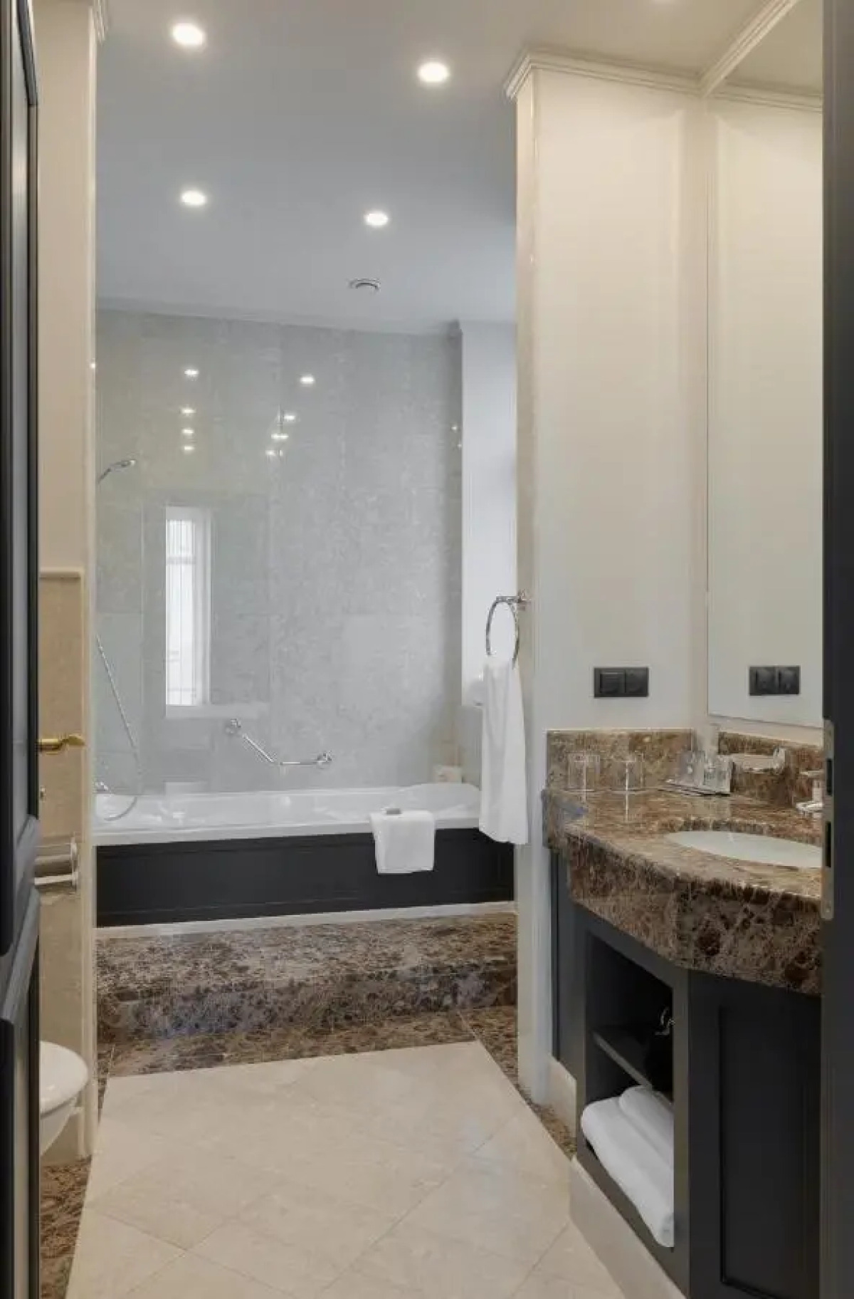 Отель Riviera House