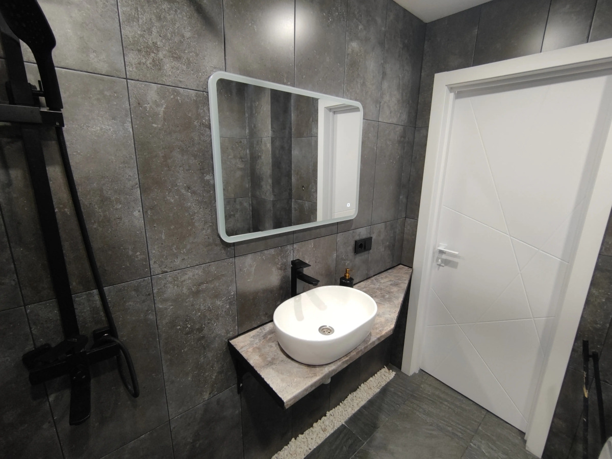 Квартира Уютная студия с дизайнерским ремонтом на ул. Мира