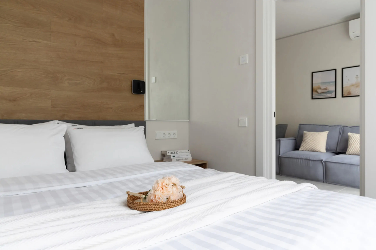 Апартаменты Red Apartments Арт Лайт Сити Шерли
