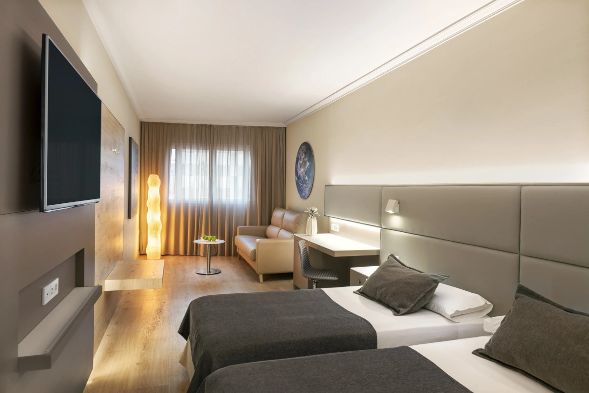 Отель Salles Pere IV Hotel