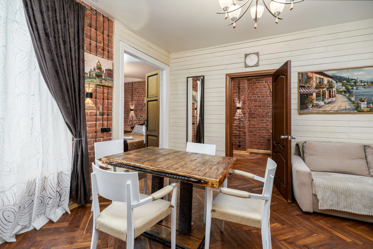 Апартаменты SREDNYAYA PODYACHESKAYA 6 APARTMENTS Просторные трехкомнатные апартаменты Park Lane Inn для 3-х взрослых