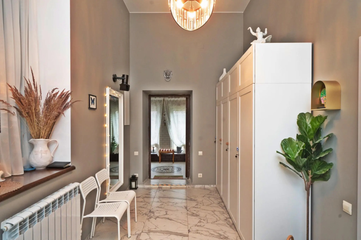 Гостевой дом Four Lions House (Фор Лайонс Хаус)