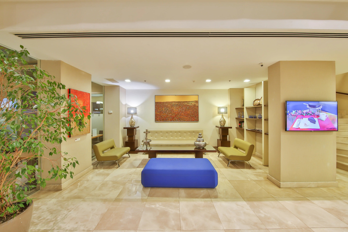 Отель Ramada By Wyndham Istanbul Taksim