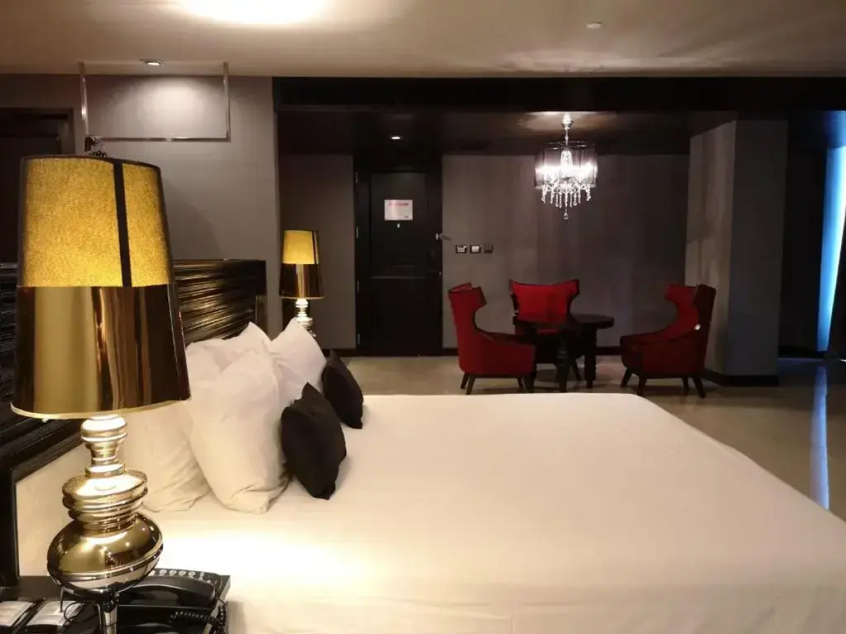 TSix5 Quarter Hotel
