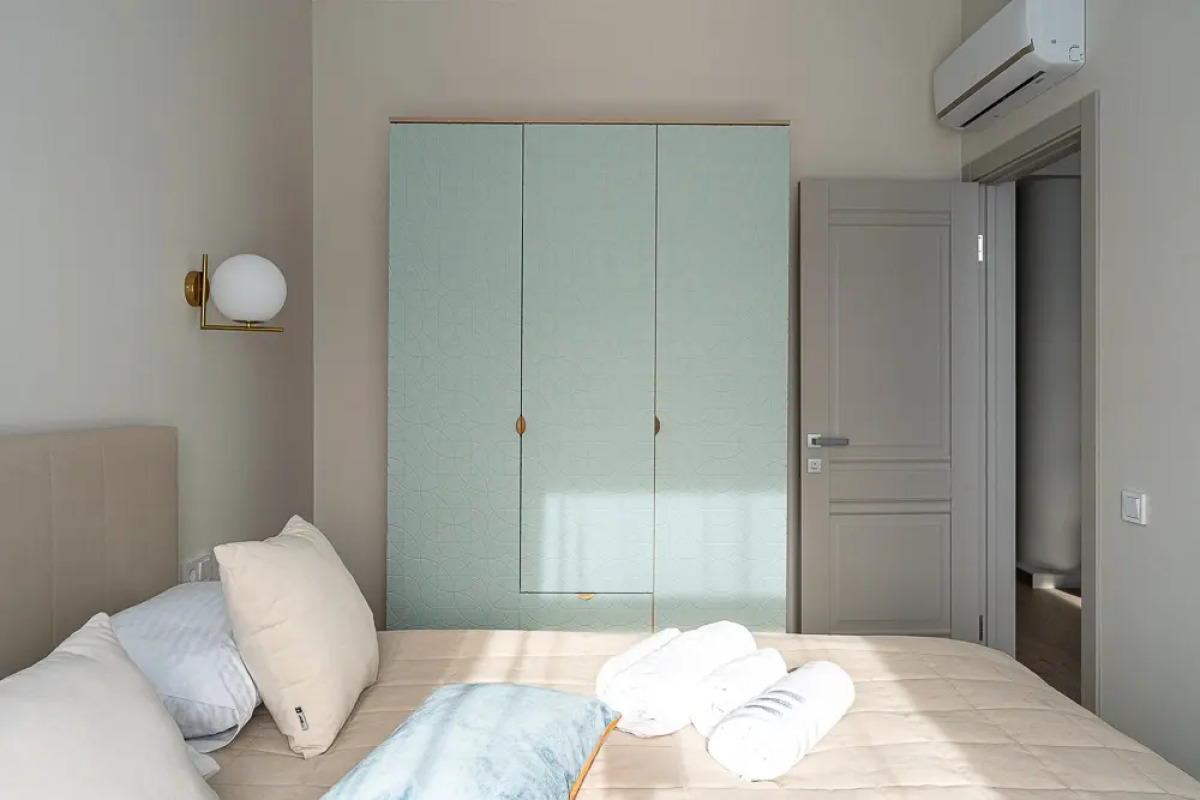 Апартаменты с отдельной спальней на Большой Покровской (до 4х гостей)