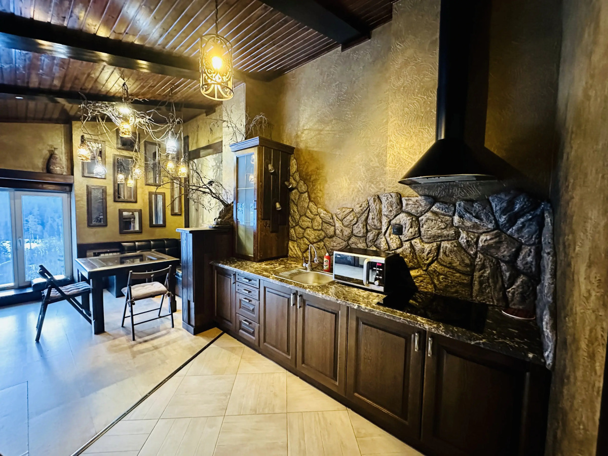 Квартира на Аланской, 25 "Пентхаус"