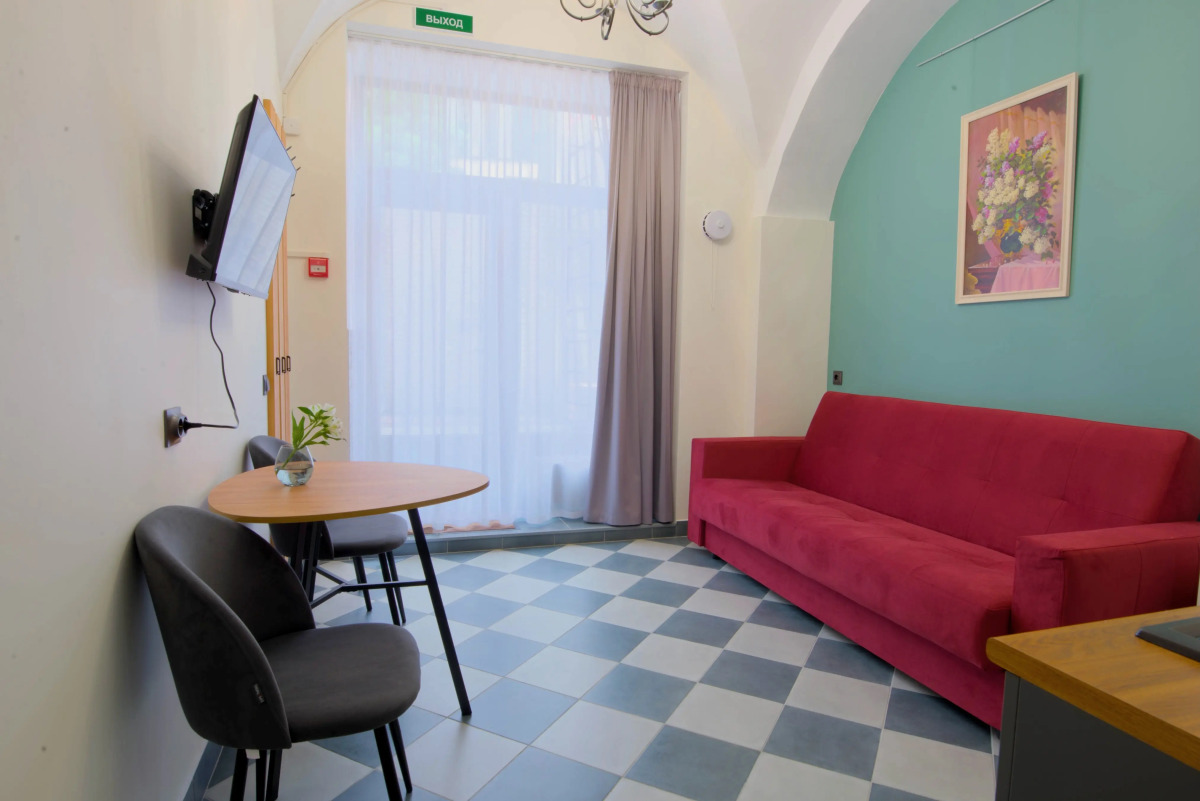 Отель Двенадцать